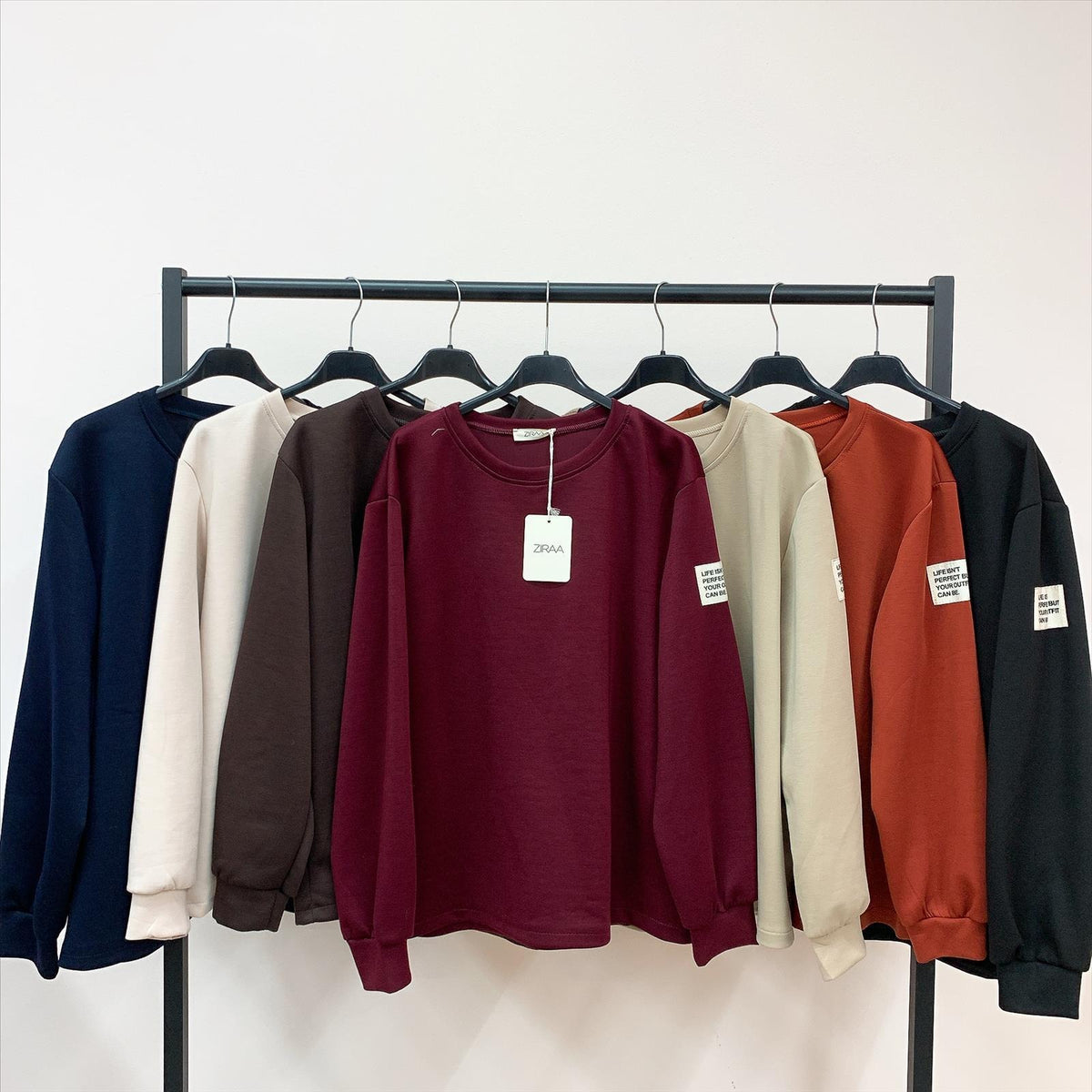 Sweatshirts - Nia